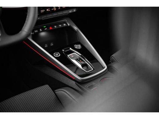 Audi A3 Sportback S edition | Aluminium optiek in het interieur | Assistentiepakket Rijden en Parkeren Pl... ActivLease financial lease
