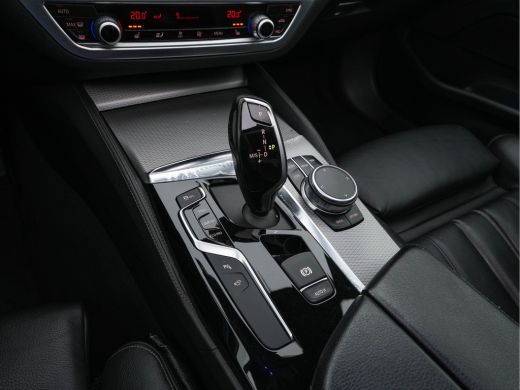 BMW 5 Serie 520d xDrive M-Sport-Pack High Executive Aut. *PANO | LUXURY-LEATHER | FULL-LED | HEAD-UP | DIGI-C... ActivLease financial lease