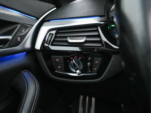 BMW 5 Serie 520d xDrive M-Sport-Pack High Executive (INCL-BTW) Aut. *PANO | LUXURY-LEATHER | FULL-LED | HEAD-... ActivLease financial lease