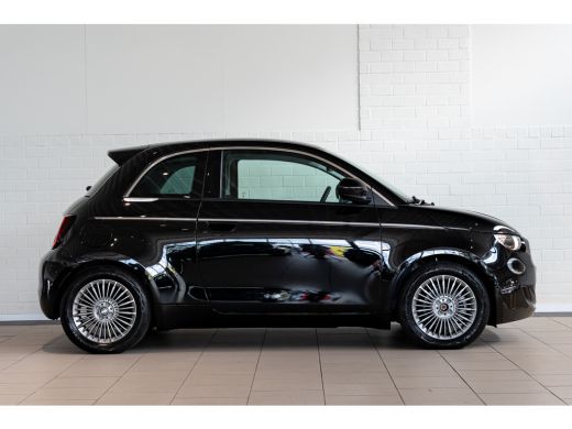 Fiat 500 Urban 42 kWh | Style Pack | Climate Controle | Apple Carplay & Android Auto | Lichtmetalen velgen | ActivLease financial lease