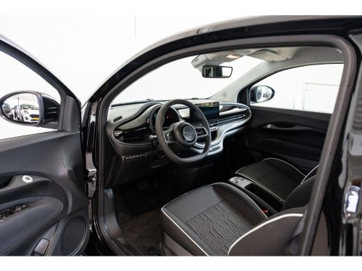 Fiat 500 Urban 42 kWh | Style Pack | Climate Controle | Apple Carplay & Android Auto | Lichtmetalen velgen | ActivLease financial lease