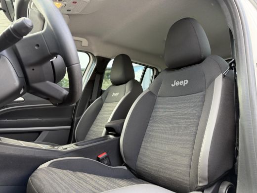 Jeep Avenger Longitude 54 kWh | Navi | Carplay | Stoelverwarming | ActivLease financial lease