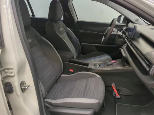 Jeep Avenger Longitude 54 kWh | Navi | Carplay | Stoelverwarming | ActivLease financial lease