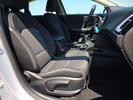 Kia Ceed 1.0 T-GDi - 120 Pk - Euro 6 - Navi - ParkeerCamera - AppleCarplay AndroidAuto ActivLease financial lease