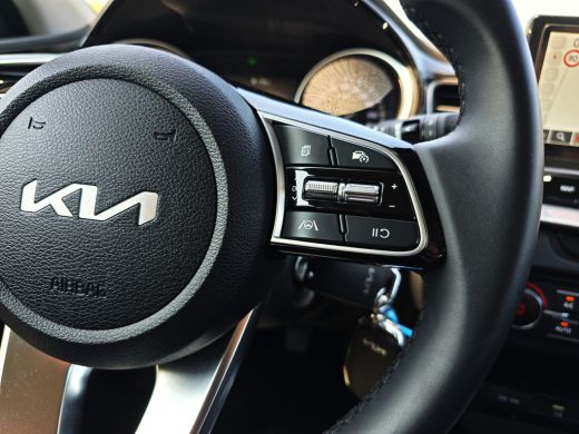 Kia Ceed 1.0 T-GDi - 120 Pk - Euro 6 - Navi - ParkeerCamera - AppleCarplay AndroidAuto ActivLease financial lease