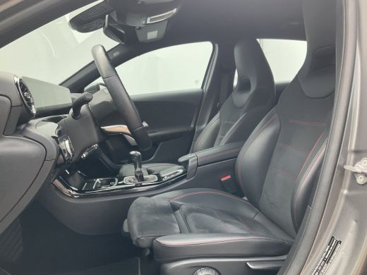 Mercedes-Benz A-Klasse 160 Business Solution AMG Line Carplay Stoelverw Led NL-Auto 31.841KM! ActivLease financial lease