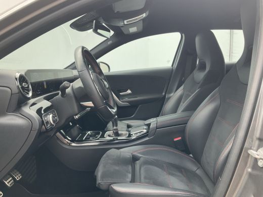 Mercedes-Benz A-Klasse 160 Business Solution AMG Line Carplay Stoelverw Led NL-Auto 31.841KM! ActivLease financial lease
