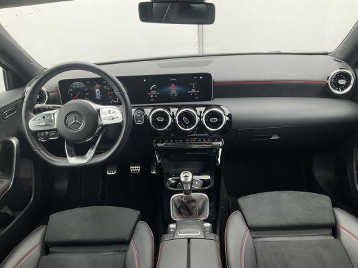 Mercedes-Benz A-Klasse 160 Business Solution AMG Line Carplay Stoelverw Led NL-Auto 31.841KM! ActivLease financial lease