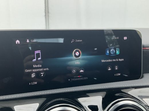 Mercedes-Benz A-Klasse 160 Business Solution AMG Line Carplay Stoelverw Led NL-Auto 31.841KM! ActivLease financial lease