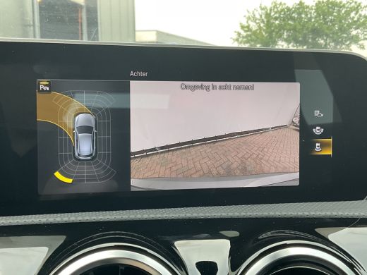 Mercedes-Benz A-Klasse 160 Business Solution AMG Line Carplay Stoelverw Led NL-Auto 31.841KM! ActivLease financial lease