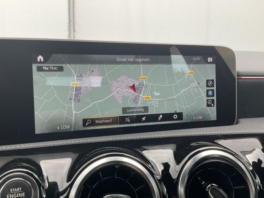 Mercedes-Benz A-Klasse 160 Business Solution AMG Line Carplay Stoelverw Led NL-Auto 31.841KM! ActivLease financial lease