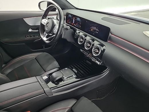Mercedes-Benz A-Klasse 180d Aut. Business Sol. AMG | Navi | Camera | Sfeer | ActivLease financial lease