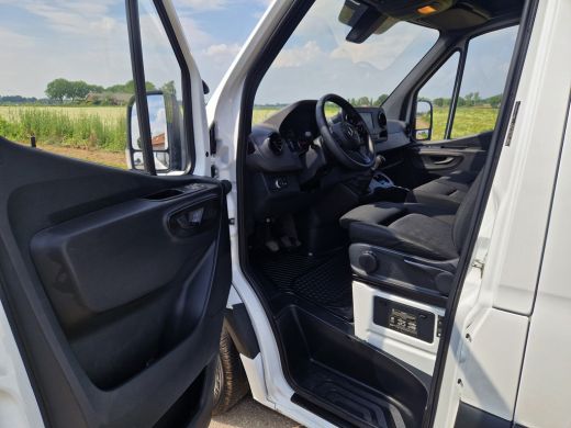 Mercedes-Benz Sprinter 211 CDI L2 H2 FWD - Euro 6 - 110 Pk - MBUX - ParkeerCamera ActivLease financial lease
