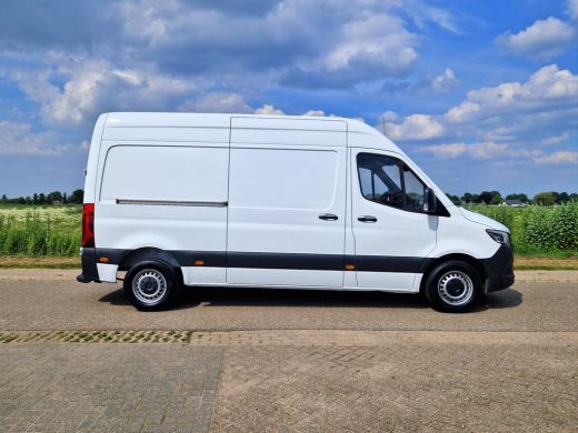 Mercedes-Benz Sprinter 211 CDI L2 H2 FWD - Euro 6 - 110 Pk - MBUX - ParkeerCamera ActivLease financial lease