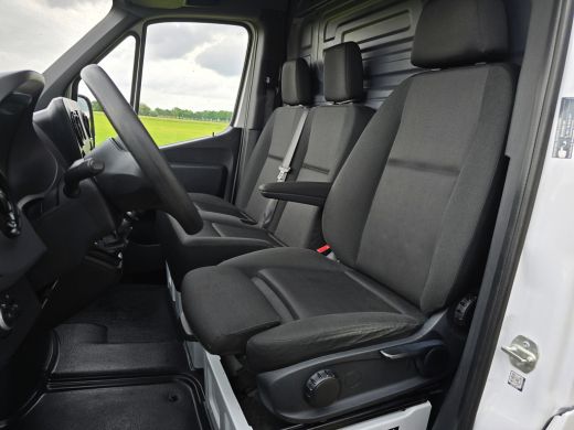 Mercedes-Benz Sprinter 315 1.9 CDI L2 H2 RWD - 150 Pk - Euro 6 - MBUX - ParkeerCamera - Airco - Cruise Control ActivLease financial lease