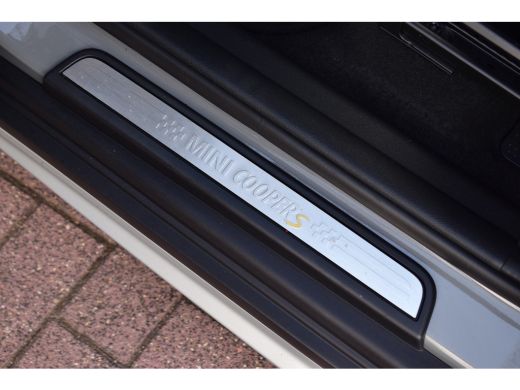 Mini Countryman 2.0 Cooper S E ALL4 Pepper | Sportstoelen | Cruise | Climate ActivLease financial lease