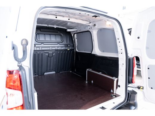 Opel Combo 1.5 BlueHDi 100 S&S L1 | 3 Zitplaatsen | Parkeersensoren | Apple Carplay & Android Auto | Elektri... ActivLease financial lease