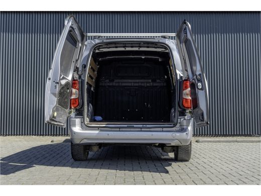 Opel Combo 1.5D Innovation | L2H1 | LED | CarPlay | Camera | Navi | Cruise | Airco | PDC | Euro 6 ActivLease financial lease
