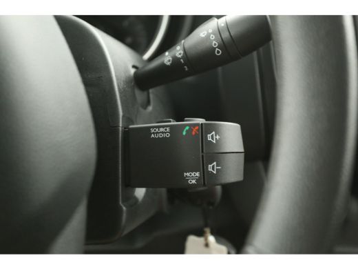 Renault Trafic 2.0 dCi 120 T29 L2H1 Dubbele Cabine Airco Cruise Navi 6 Persoons LED PDC Elektrpakket ActivLease financial lease
