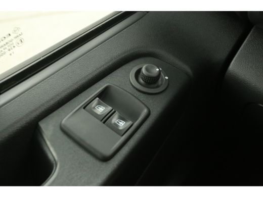 Renault Trafic 2.0 dCi 120 T29 L2H1 Dubbele Cabine Airco Cruise Navi 6 Persoons LED PDC Elektrpakket ActivLease financial lease