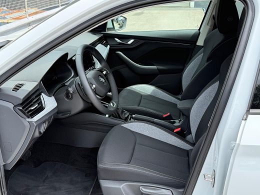 Skoda Kamiq 1.0 TSI 110pk DSG Selection | Carplay | Parkeersensoren | Automaat ActivLease financial lease
