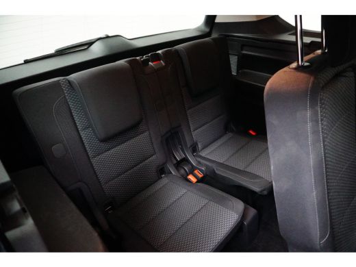 Volkswagen Touran 1.5 TSI DSG-7 Highline Business R-Line 7p | TREKHAAK | R-LINE | STOELVERW. | ADAPT. CRUISE ActivLease financial lease