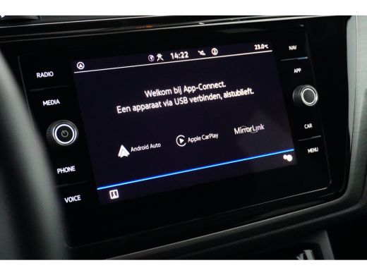 Volkswagen Touran 1.5 TSI DSG-7 Highline Business R-Line 7p | TREKHAAK | R-LINE | STOELVERW. | ADAPT. CRUISE ActivLease financial lease
