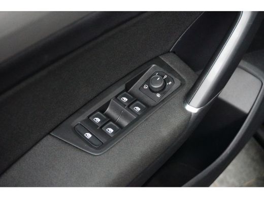 Volkswagen Touran 1.5 TSI DSG-7 Highline Business R-Line 7p | TREKHAAK | R-LINE | STOELVERW. | ADAPT. CRUISE ActivLease financial lease