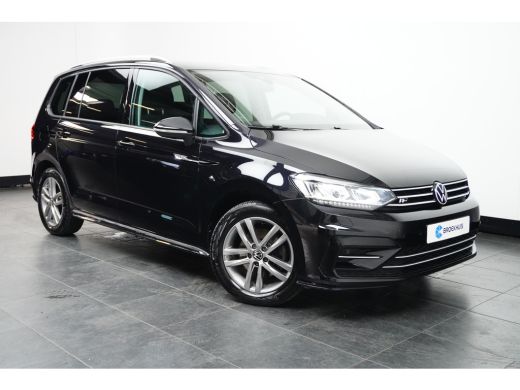 Volkswagen Touran 1.5 TSI DSG-7 Highline Business R-Line 7p | TREKHAAK | R-LINE | STOELVERW. | ADAPT. CRUISE ActivLease financial lease