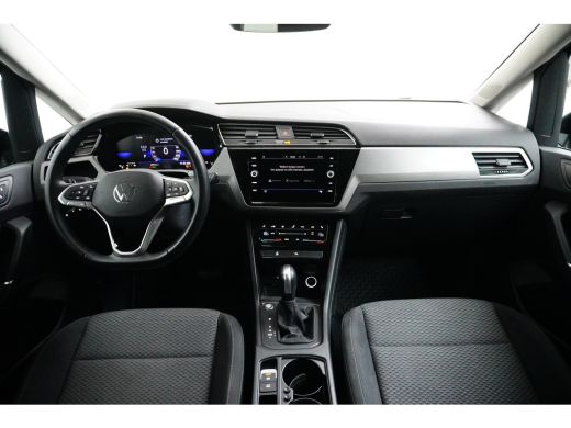 Volkswagen Touran 1.5 TSI DSG-7 Highline Business R-Line 7p | TREKHAAK | R-LINE | STOELVERW. | ADAPT. CRUISE ActivLease financial lease