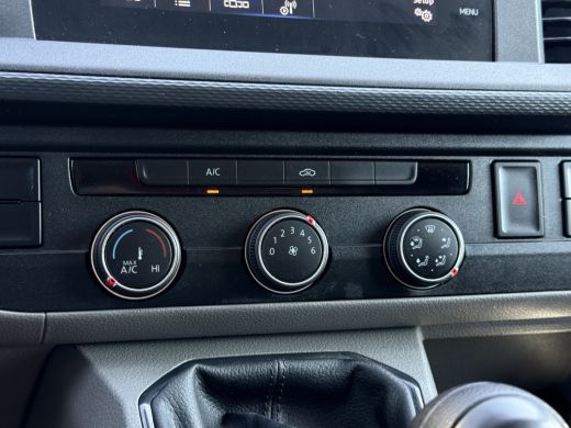 Volkswagen Transporter 2.0 TDI 150 PK COMFORTLINE / L2H1 / IMPERIAAL / INRICHTING / TREKHAAK / AIRCO / CRUISE / NAVI / C... ActivLease financial lease