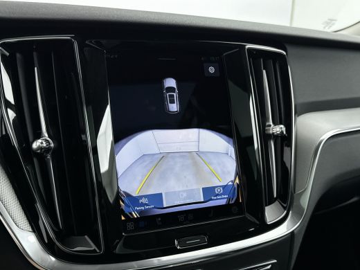 Volvo  V60 B4 Plus Dark | 18' | Panoramadak | Trekhaak | Getint glas | Stoel/stuurverwarming | Elektr. verst... ActivLease financial lease