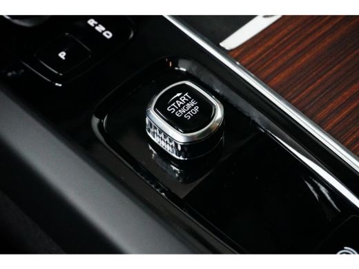 Volvo  XC60 T8 AWD Plus Dark | Luchtvering | 360° Camera | Stoelventilatie | Nappa | 21" | Panoramadak | Trek... ActivLease financial lease