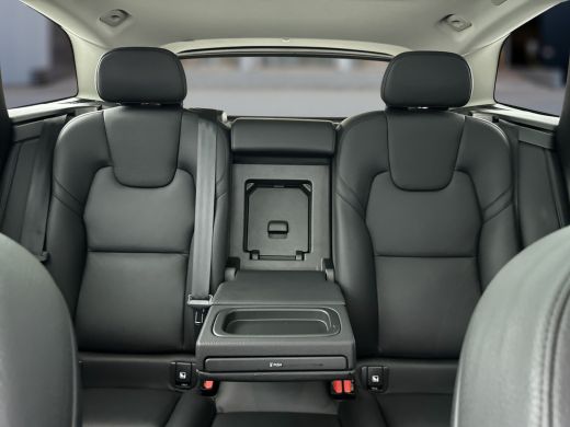 Volvo  XC60 T6 Recharge AWD Inscription Expression | 18' | Google | Panoramadak | Trekhaak | Stoel/stuurverwa... ActivLease financial lease