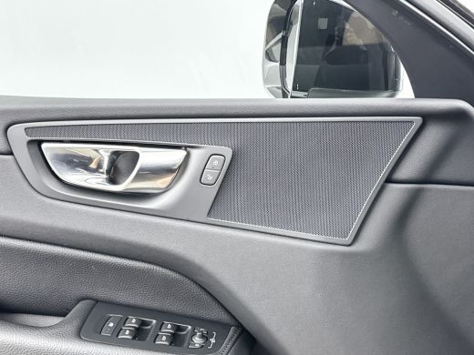 Volvo  XC60 T6 Recharge AWD Inscription Expression | 18' | Google | Panoramadak | Trekhaak | Stoel/stuurverwa... ActivLease financial lease