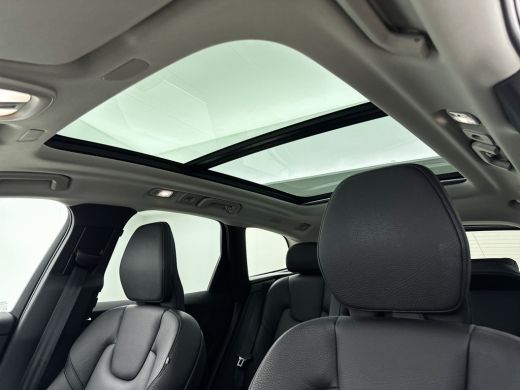 Volvo  XC60 T6 Recharge AWD Inscription Expression | 18' | Google | Panoramadak | Trekhaak | Stoel/stuurverwa... ActivLease financial lease