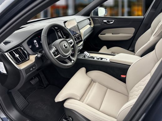 Volvo  XC60 T6 Recharge AWD Ultra Bright | Facelift | 21' | Luchtvering | Panoramadak | Harman Kardon | 360 c... ActivLease financial lease
