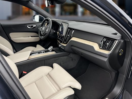 Volvo  XC60 T6 Recharge AWD Ultra Bright | Facelift | 21' | Luchtvering | Panoramadak | Harman Kardon | 360 c... ActivLease financial lease