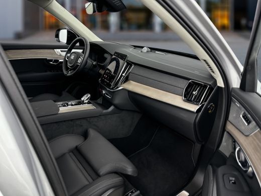 Volvo  XC90 T8 Recharge AWD Ultra Dark | 22' | Luchtvering | Bowers & Wilkins | Gelamineerd & getint glas | T... ActivLease financial lease