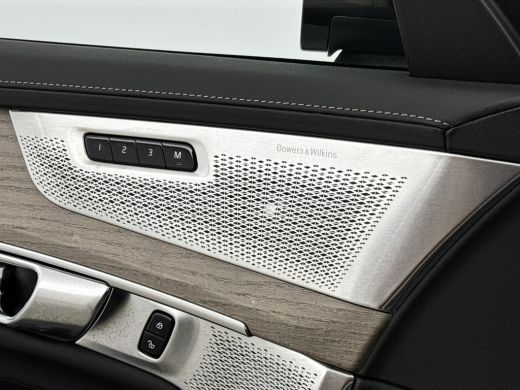 Volvo  XC90 T8 Recharge AWD Ultra Dark | 22' | Luchtvering | Bowers & Wilkins | Gelamineerd & getint glas | T... ActivLease financial lease