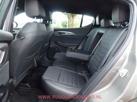 Alfa Romeo Tonale 1.5T Hybrid Sprint ADAP.CRUISE/SPORTLEER/CARPLAY/TREKHAAK ActivLease financial lease