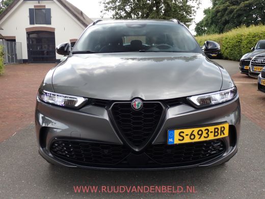 Alfa Romeo Tonale 1.5T Hybrid Sprint ADAP.CRUISE/SPORTLEER/CARPLAY/TREKHAAK ActivLease financial lease