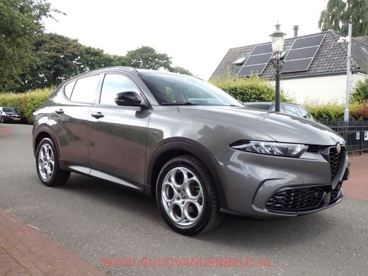 Alfa Romeo Tonale 1.5T Hybrid Sprint ADAP.CRUISE/SPORTLEER/CARPLAY/TREKHAAK ActivLease financial lease