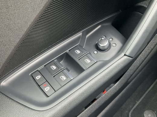 Audi A3 Limousine 30 TFSI Advanced edition Virtueel display Nav/Cruise Sportzetels 1Eig Digitaal NL-Auto! ActivLease financial lease