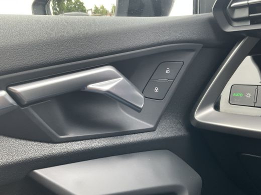 Audi A3 Limousine 30 TFSI Advanced edition Virtueel display Nav/Cruise Sportzetels 1Eig Digitaal NL-Auto! ActivLease financial lease