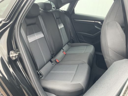 Audi A3 Limousine 30 TFSI Advanced edition Virtueel display Nav/Cruise Sportzetels 1Eig Digitaal NL-Auto! ActivLease financial lease