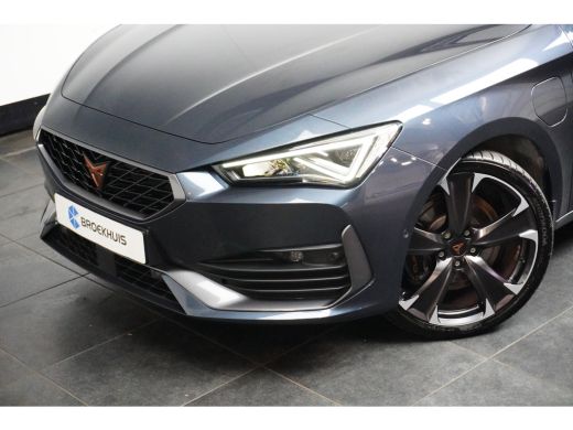 CUPRA Leon Sportstourer 1.4 e-Hybrid 245PK VZ Adrenaline | TREKHAAK | NAVIGATIE | 19 INCH | VERLENGDE GARANTIE | CAMERA ActivLease financial lease