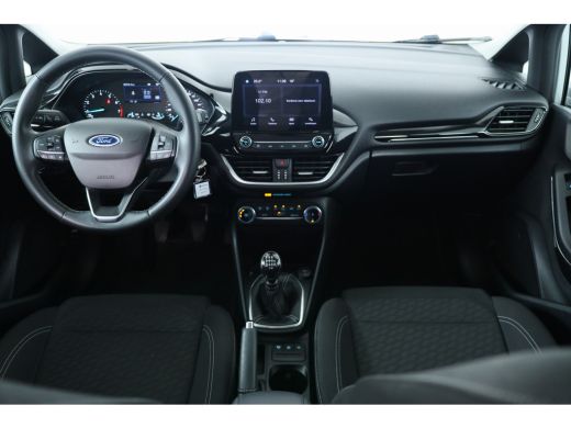 Ford Fiesta 1.0 EcoBoost Titanium | LED | Navi By App | Parkeersensoren | Airco | DAB | Cruise Control ActivLease financial lease