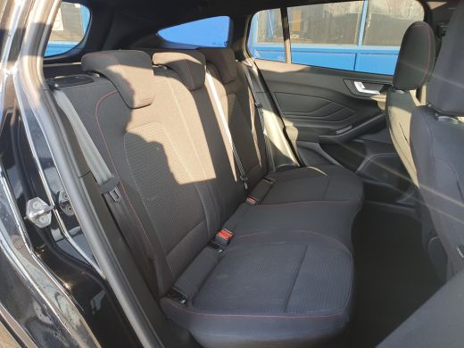 Ford Focus 1.0 EcoB 155PK Automaat Hybrid ST Line Panoramadak | Winterpack | Camera ActivLease financial lease