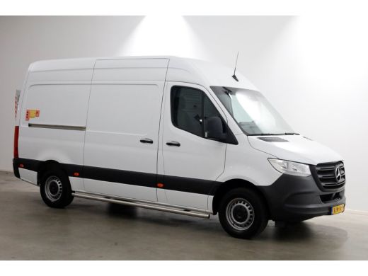 Mercedes-Benz Sprinter 311 CDI 115pk RWD L2H2 Airco Laadklep 500kg + Trekhaak 03-2021 ActivLease financial lease